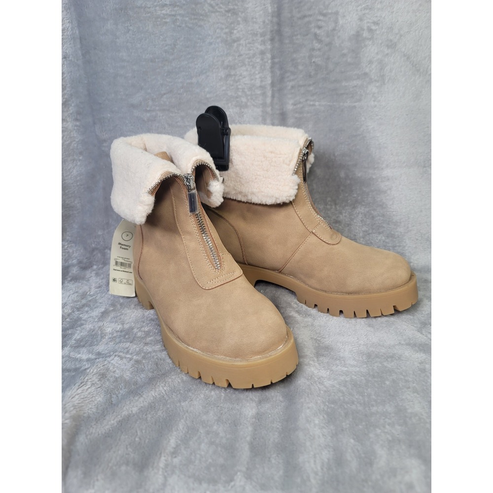 Rugged Cabincore Tan Lug Sole Ankle Boots Apres Ski Lodge Mountaincore Size 7